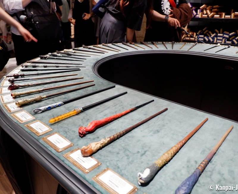 Harry Potter Shop Harajuku (Tokyo), Counter for wizard wands Harry Potter Shop Harajuku (Tokyo), Counter for wizard wands