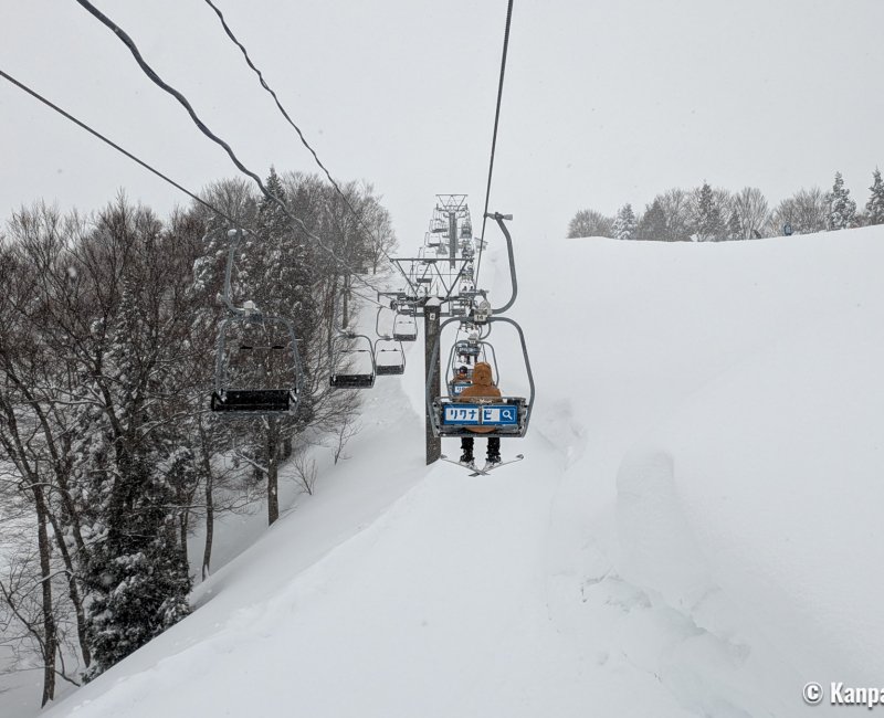 GALA Yuzawa Ski Resort (Niigata), Ski lift at the resort