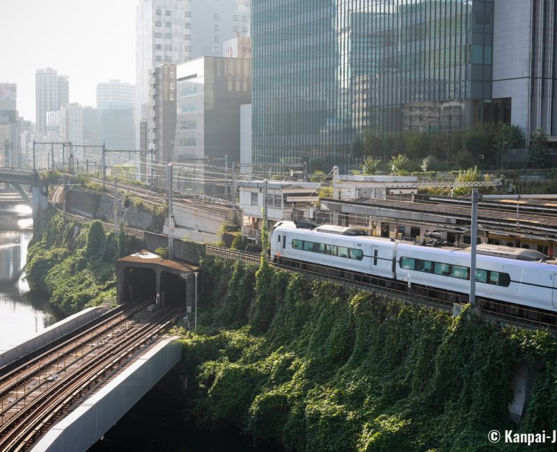 Ochanomizu (Tokyo), View on the railway infrastructure and trains at Ochanomizu station