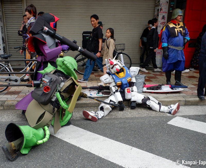 Nipponbashi Street Festa (Osaka), Cosplay of robots from the Gundam franchise Nipponbashi Street Festa (Osaka), Cosplay of robots from the Gundam franchise
