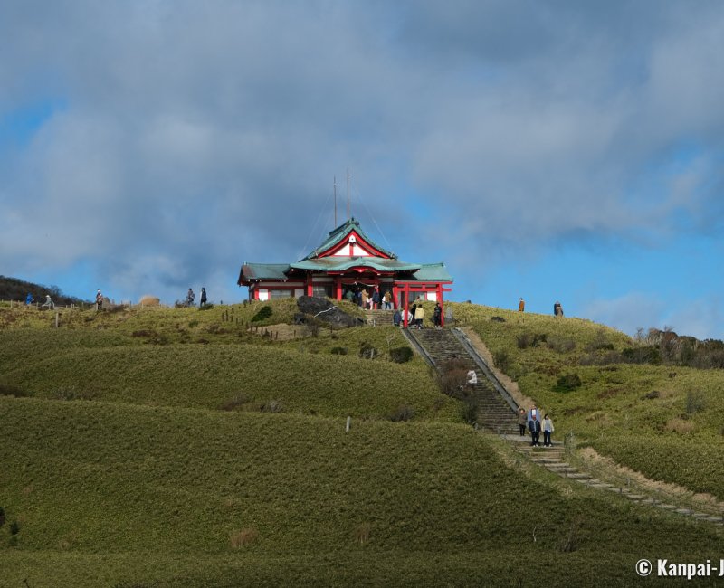 Mototsumiya-jinja (Hakone), The shrine's pavilion and its Sando alley