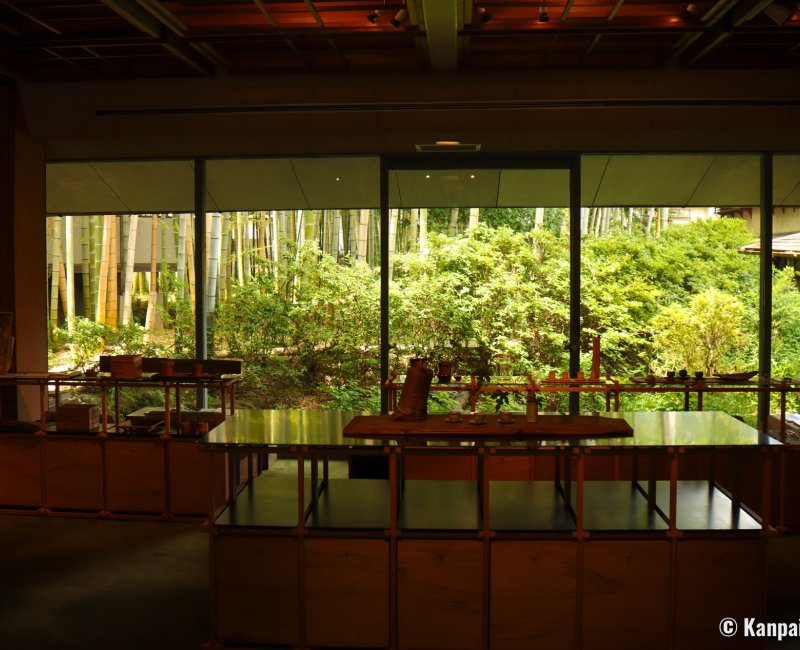 Nagaokakyo (Kyoto), View on the bamboo grove of the Shop & Gallery Chikubuen