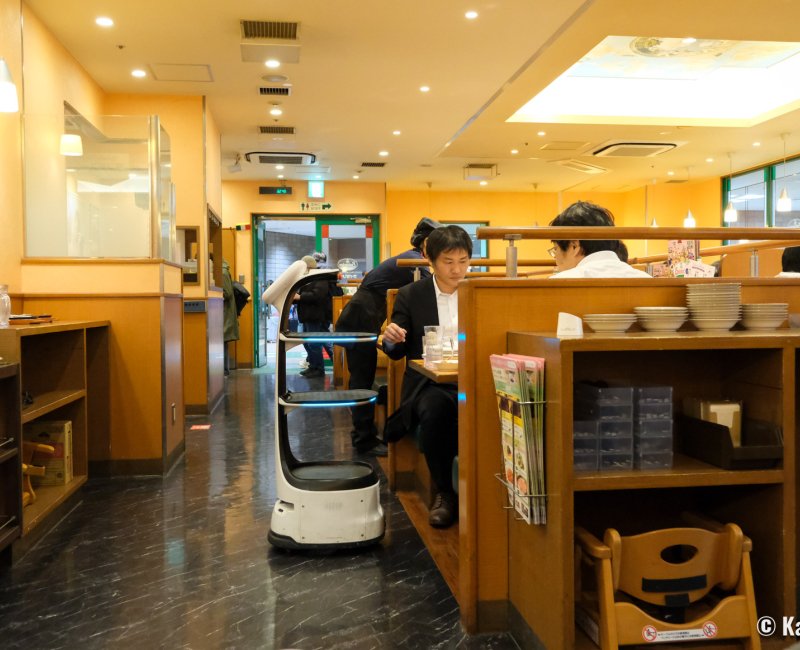 Saizeriya Nagoya Matsuoka Building (Nagoya Station), Robotic waiter at the restaurant Saizeriya Nagoya Matsuoka Building (Nagoya Station), Robotic waiter at the restaurant