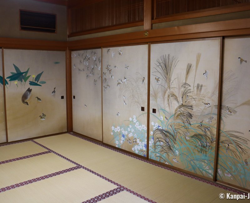Chishaku-in (Kyoto), Fusuma sliding doors painted with birds and flowers patterns Chishaku-in (Kyoto), Fusuma sliding doors painted with birds and flowers patterns