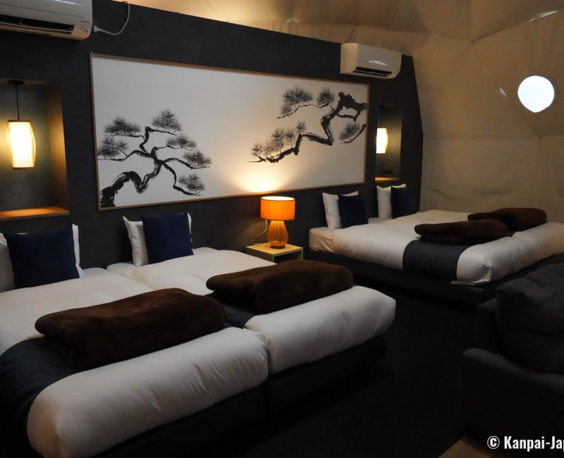 Mt.Fuji Glamping Terrace MINENOHANA (Kawaguchiko), Western-style bedding at the Terrace Suite Oriental Japon 7m Dome