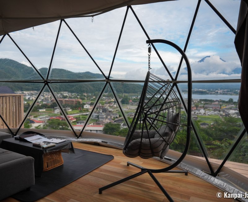 Mt.Fuji Glamping Terrace MINENOHANA (Kawaguchiko), Living area of the Terrace Suite Oriental Japon 7m Dome