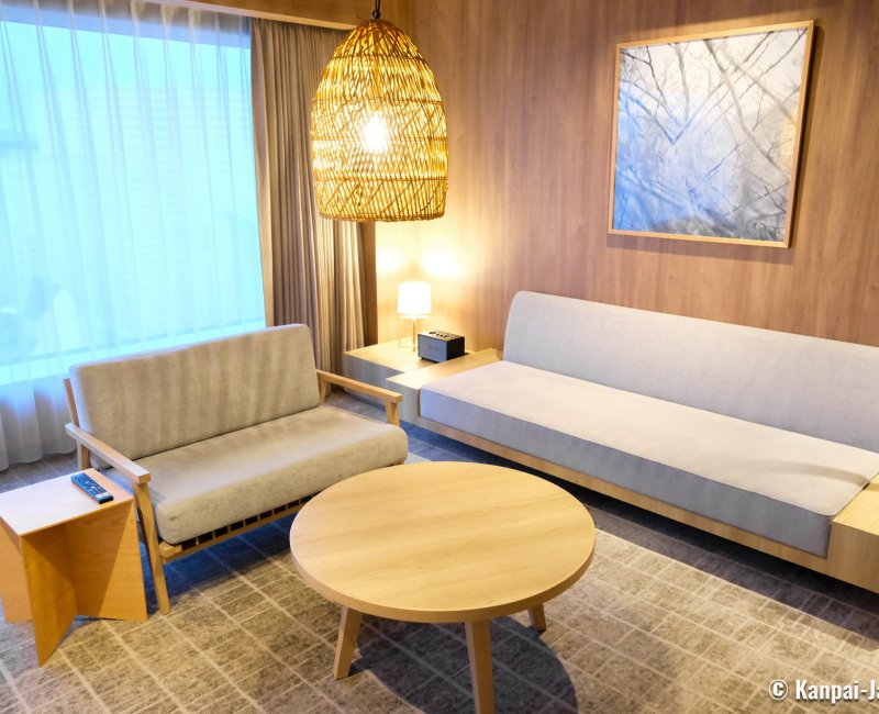 The Royal Park Canvas Fukuoka Nakasu (Kyushu), Living area of the Premium Twin Riverside room The Royal Park Canvas Fukuoka Nakasu (Kyushu), Living area of the Premium Twin Riverside room