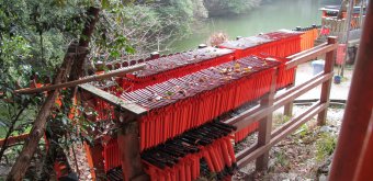 Fushimi Inari Taisha in Kyoto, Stacked small torii gates