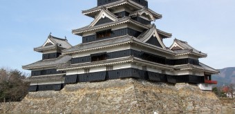 Matsumoto Castle, View on the black keep and the moat 2