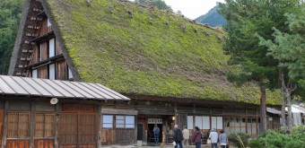Shirakawa-go, Thatched roof house and tourists