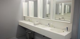 Capsule Hotel, Shared bathroom