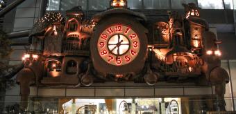 Nippon TV Odokei, Miyazaki's Giant Clock at night