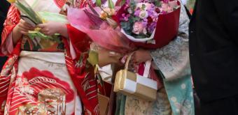 Young Japanese women wearing furisode kimono for Seijin no Hi 7