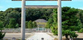Meiji Emperor's Tomb near Fushimi-Momoyama Castle (Kyoto) 2