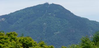 Shoden-ji (Kyoto), View on Hiei-zan sacred mountain from the dry garden