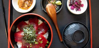 Maguro-don donburi set (rice and red tuna sashimi) served with a miso soup