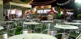 Forest Beer Garden (Tokyo), Tables fitted with barbecues 2
