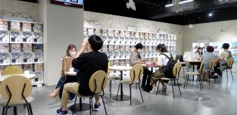 Gashapon no Depato Ikebukuro, Space to relax in the shop