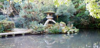Oyama-jinja (Kanazawa), Lantern in the shrine's garden