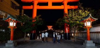 Fushimi Inari Taisha (Kyoto), Night view during the Motomiya-sai festival