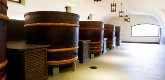Daishichi (Fukushima), Wood barrels in the sake brewery's tour 2