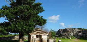 Nakijin Castle (Okinawa Honto), Small shrine in the keep's Honmaru enclosure