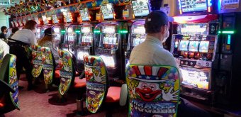 Juraku Pachinko parlor in the north of Tokyo 2