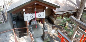 Oji (Tokyo), Grounds of Oji Inari-jinja shrine