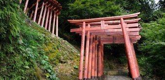 Yutoku Inari-jinja (Kashima, Saga), Red torii gates stairways to the Okunoin area
