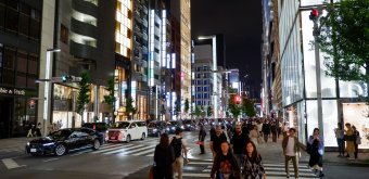 Ginza Lion 7-Chome (Tokyo), Street of Ginza and entrance of the beer hall