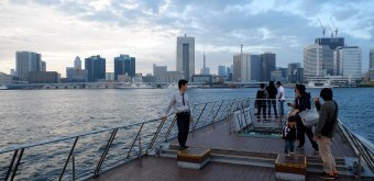 Hotaluna Cruise (Tokyo), Cityscape from the ship's promenade deck 2