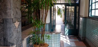 Marufukuro Hotel (Kyoto), Entrance hall of the hotel