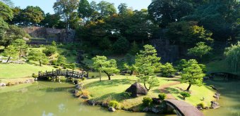 Kanazawa, Gyokusen Inmaru Teien at the beginning of autumn