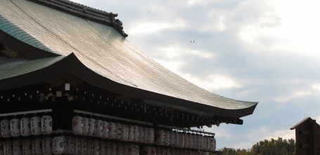 Yasaka-jinja (Kyoto), Pavilions in the shrine's grounds 3