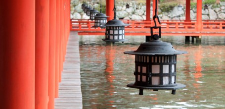 Itsukushima-jinja (Miyajima), Floating covered path in the shrine 2
