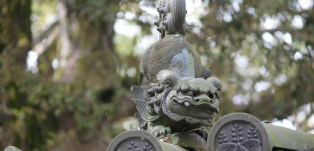 Kinkaku-ji (Kyoto), Ornamental detail on Somon Gate's roof