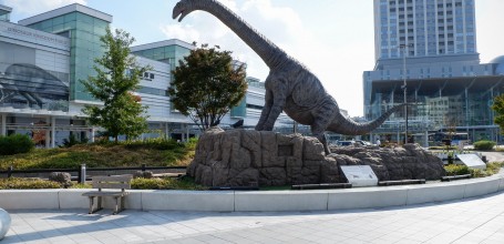 Fukui City, Dinosaur in front of Fukui JR station