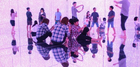 teamLab Planets (Tokyo), The Infinite Crystal Universe