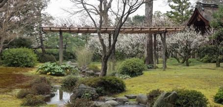 Jonan-gu Shrine (Southern Kyoto), Rakusuien garden
