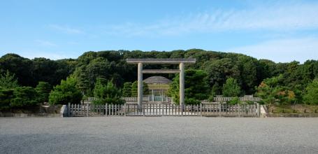 Meiji Emperor's Tomb near Fushimi-Momoyama Castle (Kyoto)