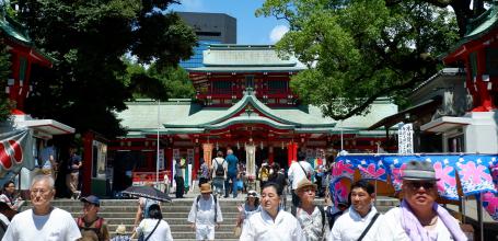 Tomioka Hachiman-gu, Honden main hall during Fukagawa Hachiman Matsuri in mid-August