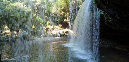 Nabegataki Falls (Kumamoto), View from behind the fall