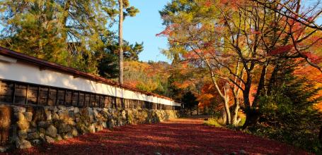 Oku Aizu (Yanaizu), View on Enzo-ji temple maple trees in autumn