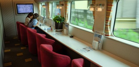 Premium Express Shimakaze, Lower level of the dining car