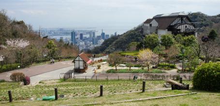 Nunobiki (Kobe), View on the garden and the city in the background