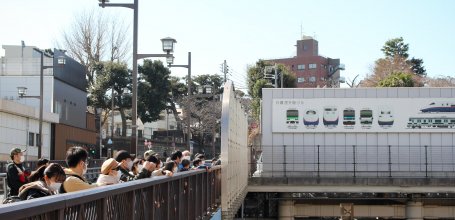 Nippori Station (Tokyo), Densha Otaku on Shimogoindenhashi