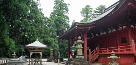 Kongosho-ji (Mount Asama in Ise), Plaza in front of the temple's main pavilion