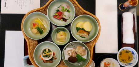 Uosaburo (Fushimi), Kaiseki Hanakago Gozen lunch set