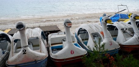 Lake Tazawa-ko (Akita), Swan pedal boats and Shirahama Beach