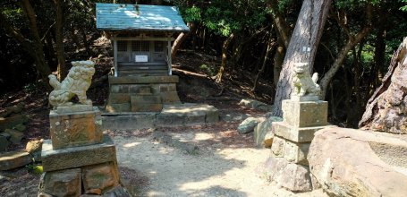 Tomogashima (Wakayama), Tensho-jinja shrine on Okinoshima Island